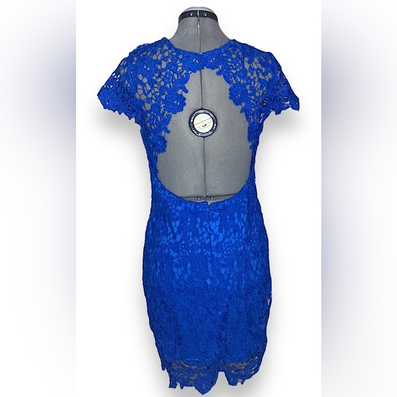 Lulu’s Romance Language Blue Backless Lace Dress sz M - Picture 7 of 16